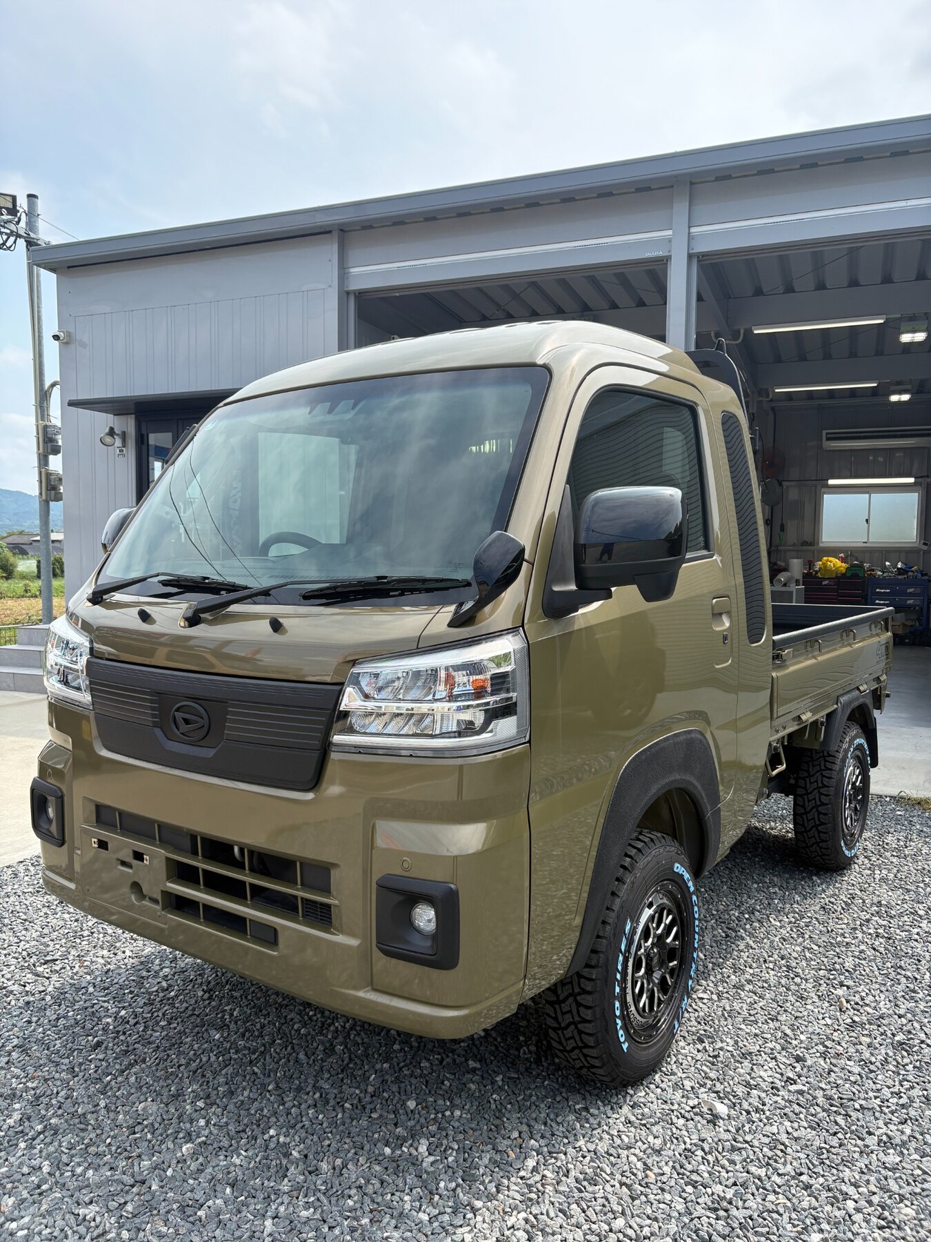 2インチリフトアップ仕様の新車ハイゼットジャンボ