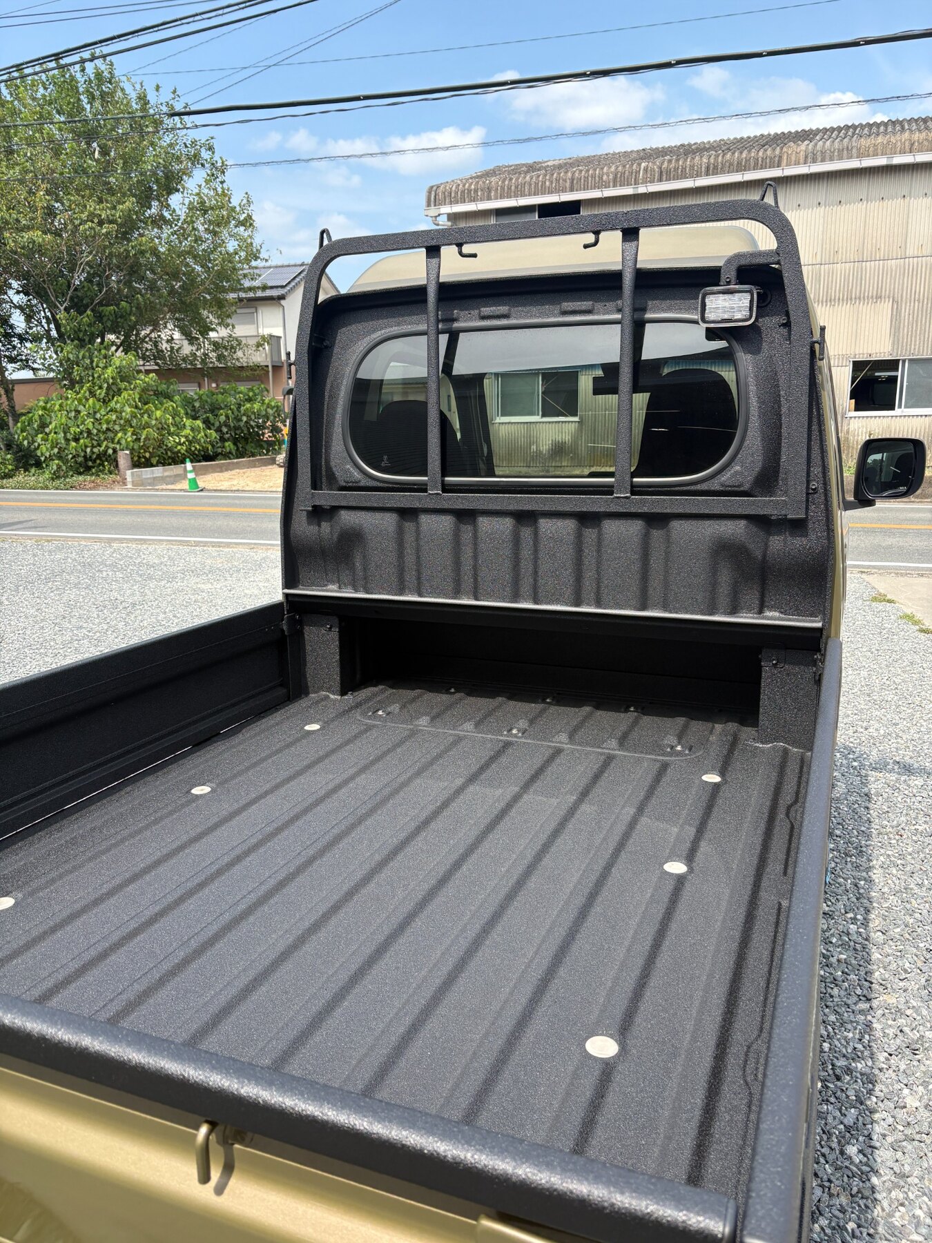 背面までRAPTOR塗装したハイゼットジャンボの荷台
